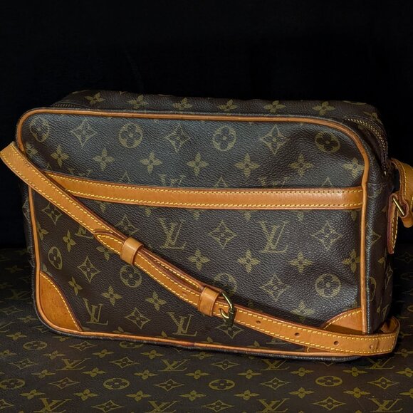 Louis Vuitton Handbags - LOUIS VUITTON Trocadero 30 Monogram Canvas - Large Crossbody